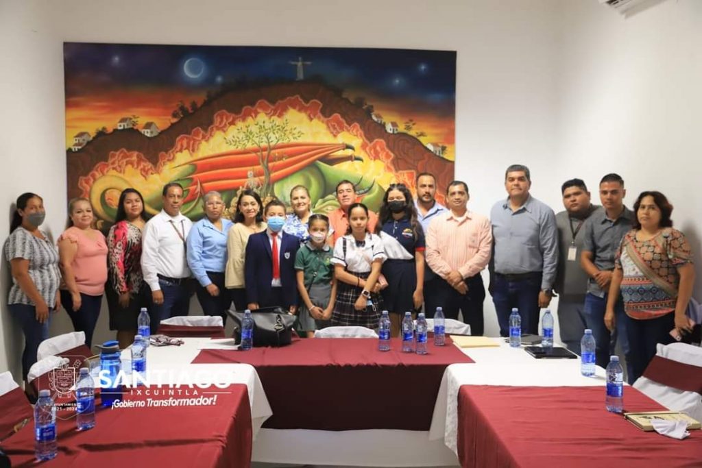 YA HAY NUEVO TITULAR DE SIPINNA EN SANTIAGO IXCUINTLA EN LA PERSONA DE LA LICENCIADA JACOBED VILLELA.