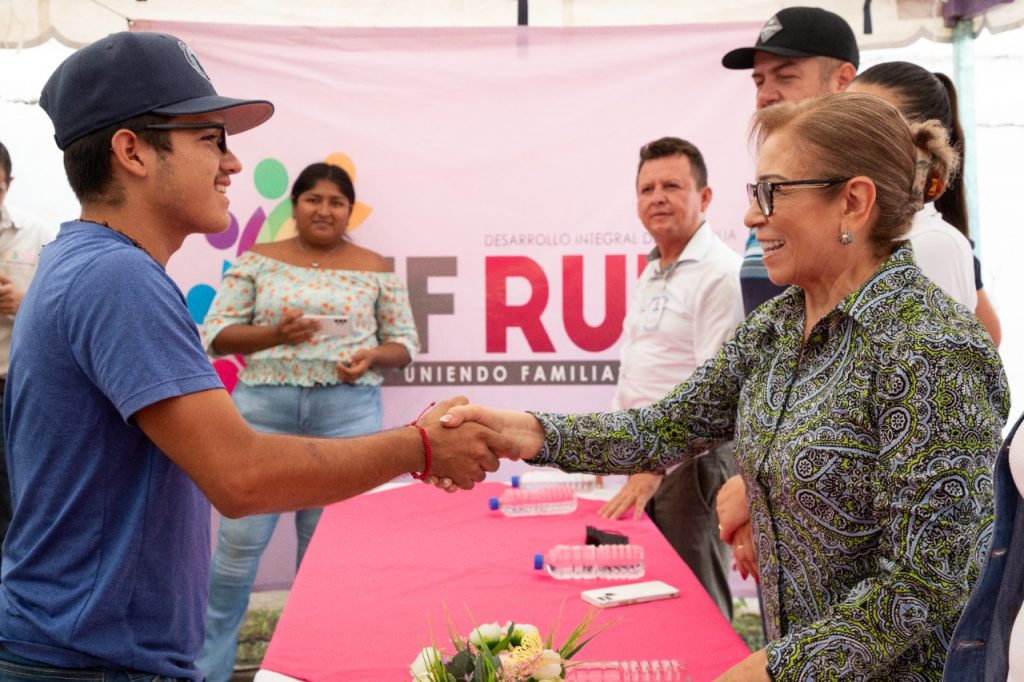 Entrega Corazón de Tu Gobierno lentes graduados sin costo alguno en Ruiz