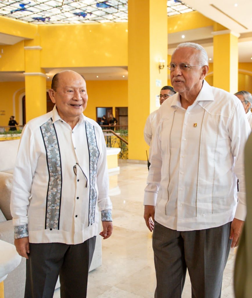 CON BENEPLÁCITO RECIBE MIGUEL ÁNGEL NAVARRO QUINTERO, EL ENCUENTRO NACIONAL POR LA EDUCACIÓN DUAL-REGIÓN OCCIDENTE DE LOS CONALEP.