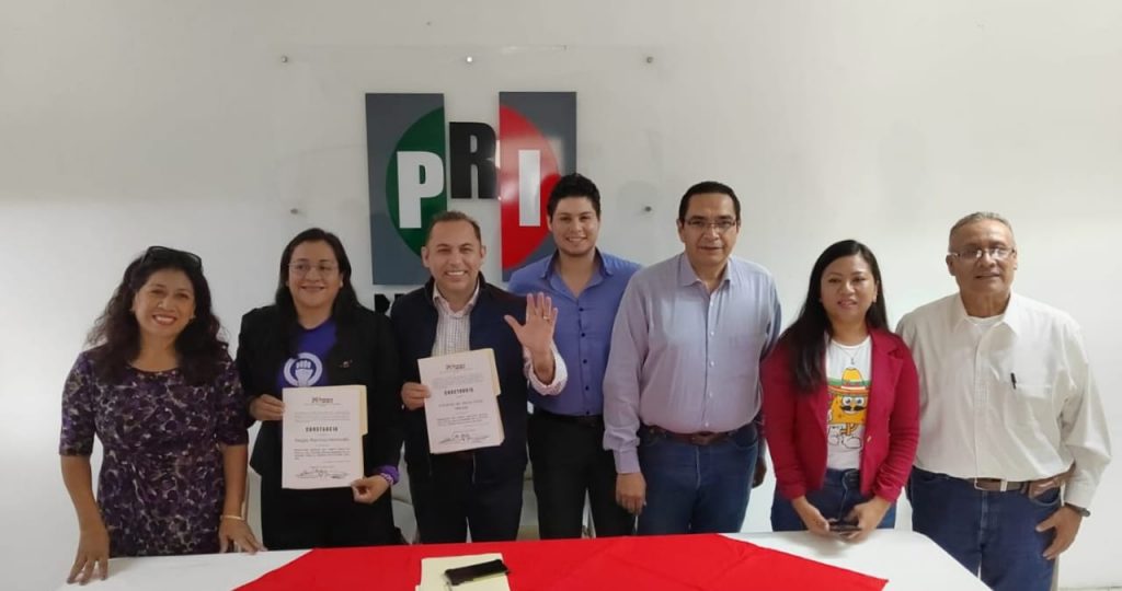 ENTREGAN CONSTANCIA DE VALIDEZ A NUEVA DIRIGENCIA DEL PRI NAYARIT