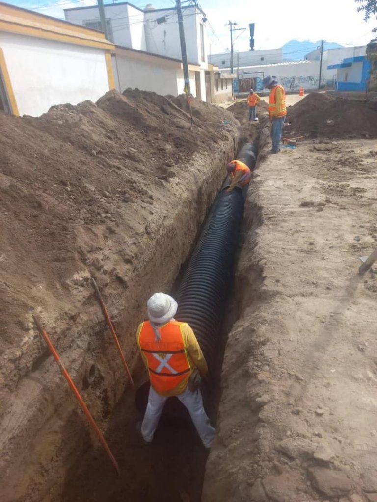 CUIDA GOBIERNO DE NAYARIT INTEGRIDAD FISICA DE VECINOS DE LA CALLE ACAYAPAN DE TEPIC. MIGUEL ÁNGEL NAVARRO QUINTERO