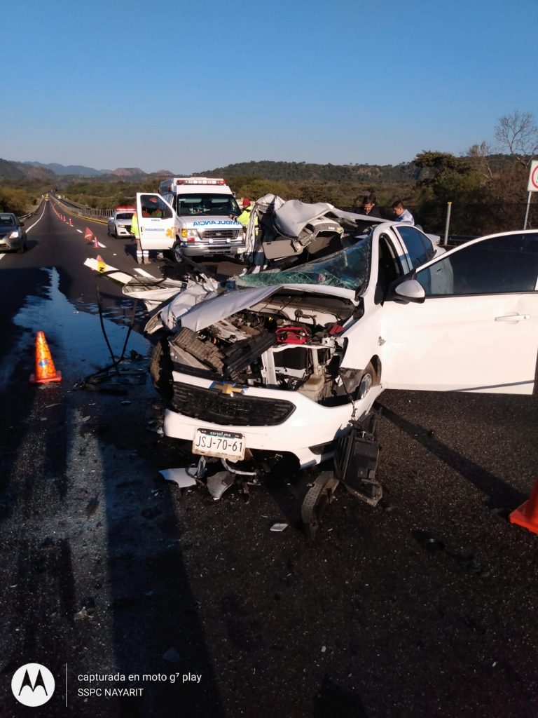 ATIENDE SSPC A UNA PERSONA QUE RESULTÓ LESIONADA EN LA AUTOPISTA TEPIC – GUADALAJARA