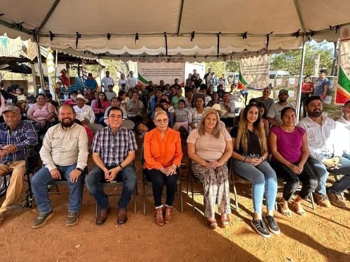 LA PRESIDENTA DEL SISTEMA DIF NAYARIT, DRA. BEATRIZ ESTRADA MARTÍNEZ ACUDIÓ AL POBLADO REYNOSA EN EL MUNICIPIO DE SANTIAGO IXCUINTLA