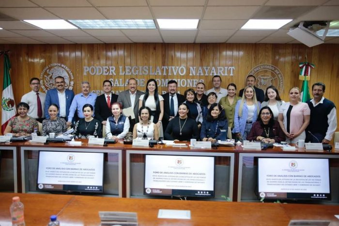ATIENDE PODER LEGISLATIVO OPINIÓN DE ABOGADOS NAYARITAS