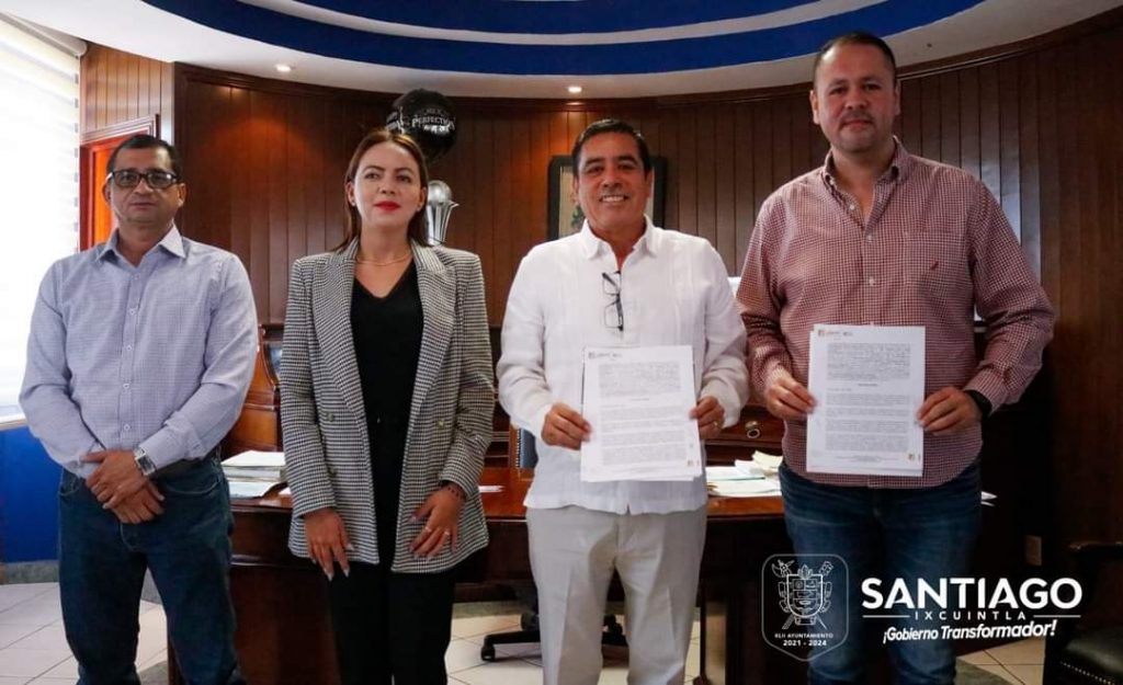 FIRMAN CONVENIO DE COLABORACIÓN EL H. XLII AYUNTAMIENTO CON LA UT DE LA COSTA