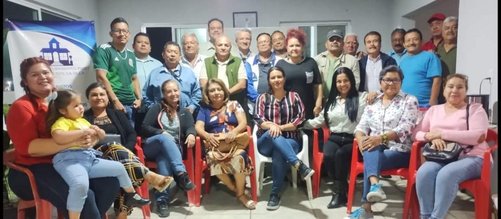 SE SUMAN MAESTROS ACTIVOS JUBILADOS Y PENSIONADOS A LA «PLANILLA VERDE» ENCABEZADA POR EL MAESTRO ABEL BRIONES GUEVARA