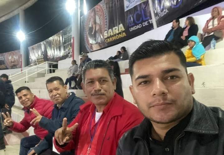 CONVIVE EL COMISIONADO POLÍTICO NACIONAL DEL PT, «FUGIO» ORTÍZ RODRÍGUEZ CON JÓVENES ESTUDIANTES