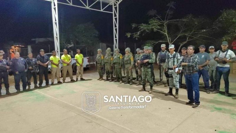 EL ALCALDE EDUARDO LUGO LÓPEZ ATENDIÓ CON PRONTITUD EL LLAMADO DE AUXILIO DE HABITANTES DE ACATAN DE LAS PIÑAS EN SANTIAGO, IXCUINTLA