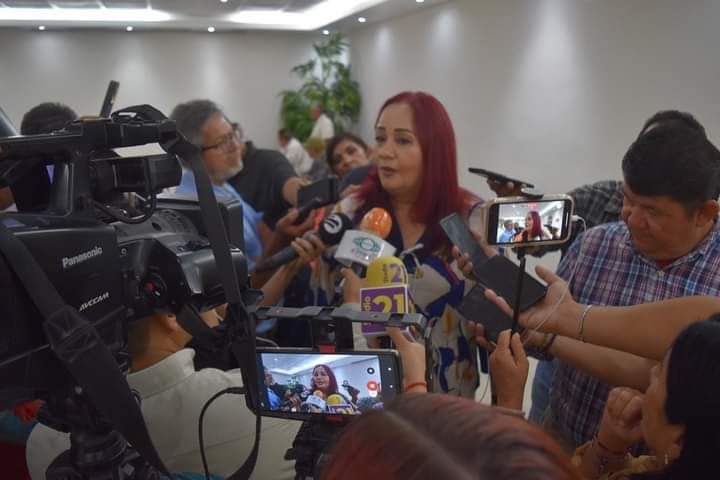 COMPARTE EL PAN Y LA SAL LA SENADORA CORA CECILIA PINEDO ALONSO CON PERIODISTAS NAYARITAS