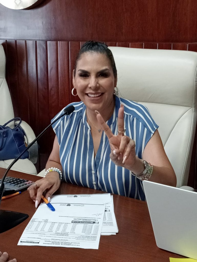 LA VOZ DE LA BAHÍA VERDADES Y MÁS