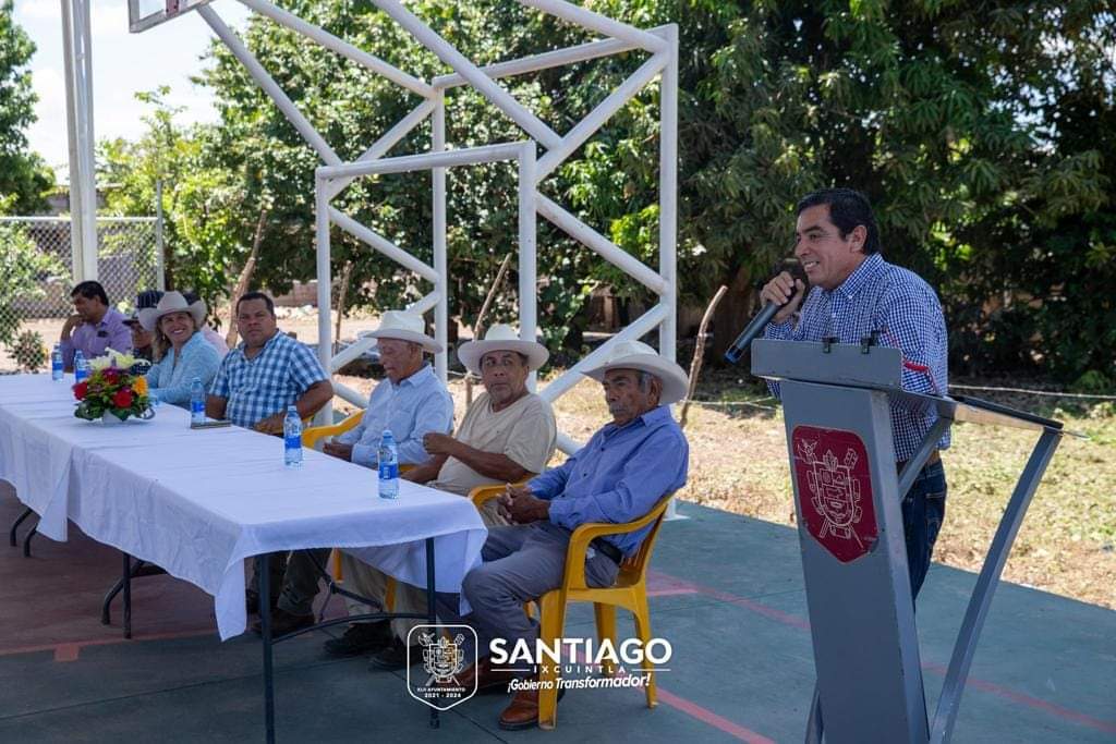 ENTREGÓ EL ALCALDE EDUARDO LUGO LÓPEZ CANCHA DE USOS MULTIPLES EN LA COMUNIDAD DE GAVILÁN CHICO