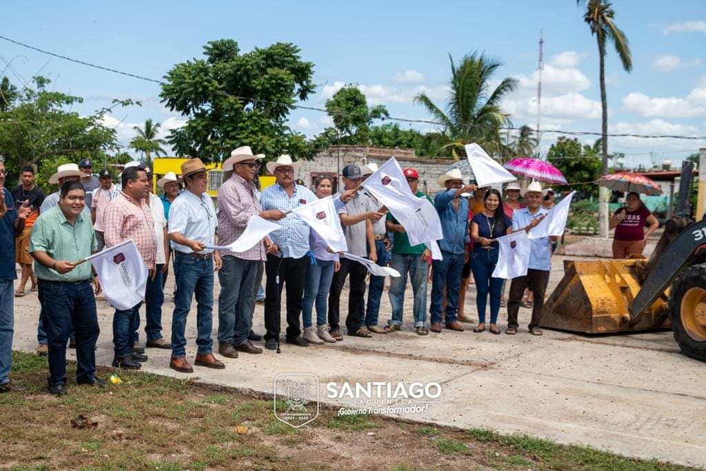 GRACIAS AL APOYO DE LAS REGIDORAS Y REGIDORES SE CONSTRUIRÁ UNA CANCHA DE USOS MULTIPLES EN MAYORQUIN: EDUARDO LUGO LÓPEZ