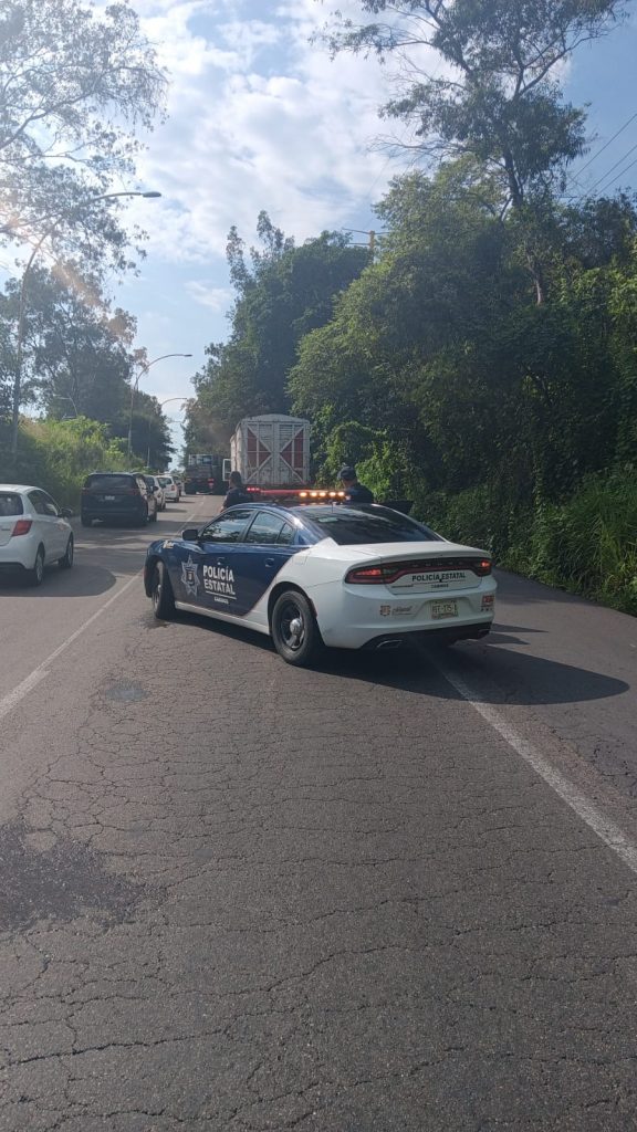 LA SSPC BRINDA ATENCIÓN OPORTUNA A LOS USUARIOS QUE CIRCULAN SOBRE EL LIBRAMIENTO CARRETERO DE TEPIC