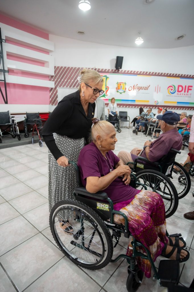 ENTREGA DIF NAYARIT EQUIPOS DE MOVILIDAD