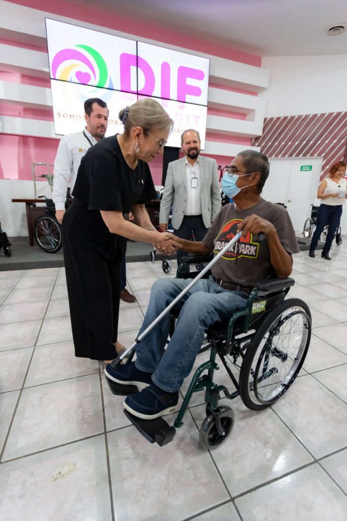 CON APARATOS DE MOVILIDAD, TRANSFORMA DIF NAYARIT LA VIDA DE PERSONAS CON DISCAPACIDAD