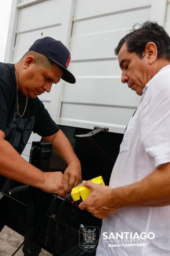 HIZO ENTREGA EL ALCALDE EDUARDO LUGO LÓPEZ DE DOS MODERNOS CONTENEDORES MÓVILES