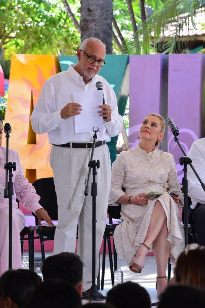 ENCABEZAN MIGUEL ÁNGEL NAVARRO QUINTERO Y BEATRIZ GUTIÉRREZ MÜLLER, FANDANGO POR LA LECTURA