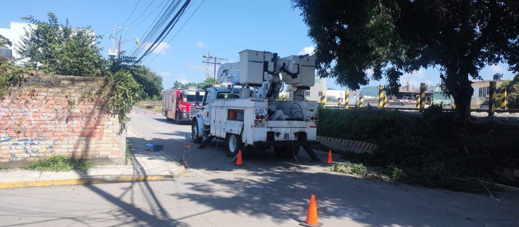 ATIENDE SSPC SUPUESTO REPORTE DE PERSONAS ELECTROCUTADAS EN LA COLONIA DÍAZ ORDAZ DE TEPIC