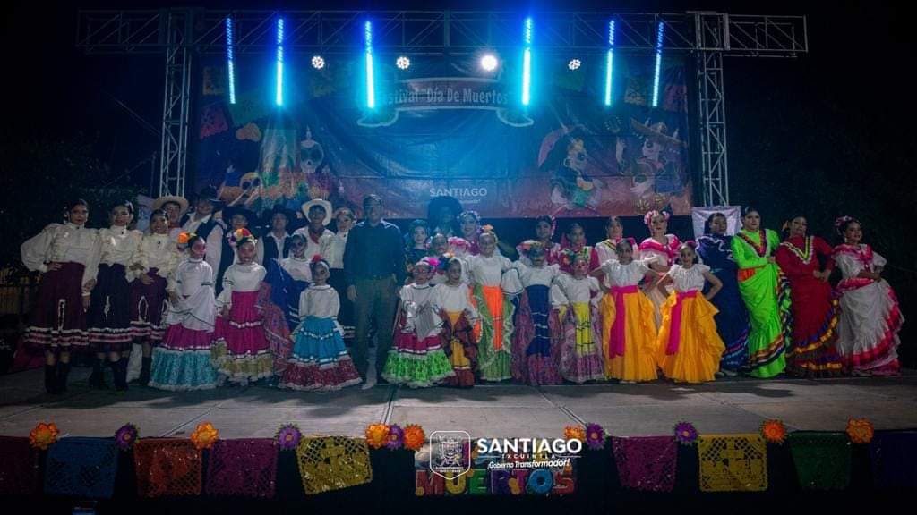 ENCABEZÓ EL ALCALDE EDUARDO LUGO LÓPEZ EL FESTIVAL POR EL «DÍA DE MUERTOS» EN SANTIAGO IXCUINTLA