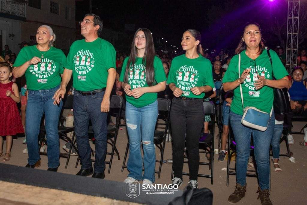 EL ALCALDE EDUARDO LUGO LÓPEZ Y SU ESPOSA TERESA BERUMEN VILLEGAS LLEVARON ALEGRÍA A LA COMUNIDAD DE ESTACIÓN YAGO