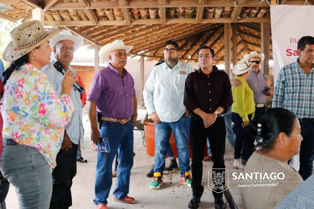 EL ALCALDE EDUARDO LUGO LÓPEZ SE REUNIÓ CON ASOCIACIONES PRODUCTORAS DE SANTIAGO, IXCUINTLA