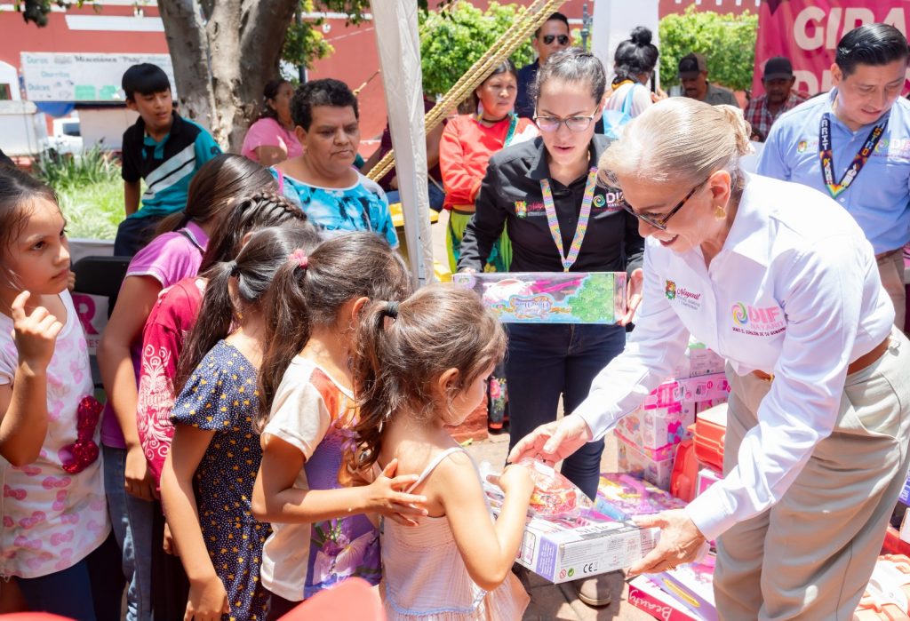 LLEVA BEATRIZ ESTRADA MARTÍNEZ SERVICIOS GRATUITOS A LAS COMUNIDADES EN LA PRIMERA GIRA «LATIDOS DEL CORAZÓN»