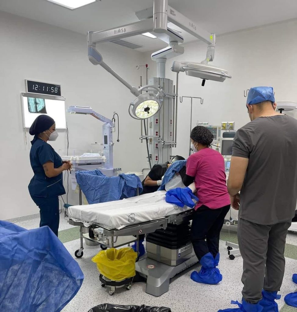 Inicia la jornada gratuita de cirugías de rodilla, que beneficia a 40 personas