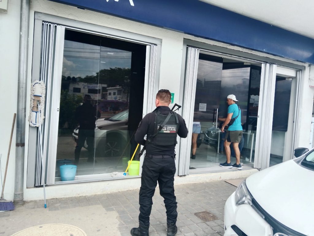 BRINDA POLICÍA ESTATAL SEGURIDAD EN NEGOCIOS Y CAJEROS