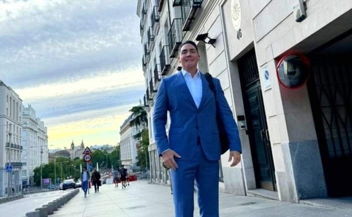 GESTIONA HÉCTOR SANTANA BECAS EN ESPAÑA PARA LAS Y LOS MEJORES ESTUDIANTES DE BAHÍA DE BANDERAS