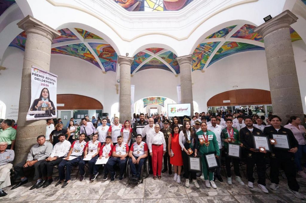 Entrega Miguel Ángel Navarro Quintero el Premio Estatal del Deporte 2024 y entroniza nuevos miembros al Salón de la Fama