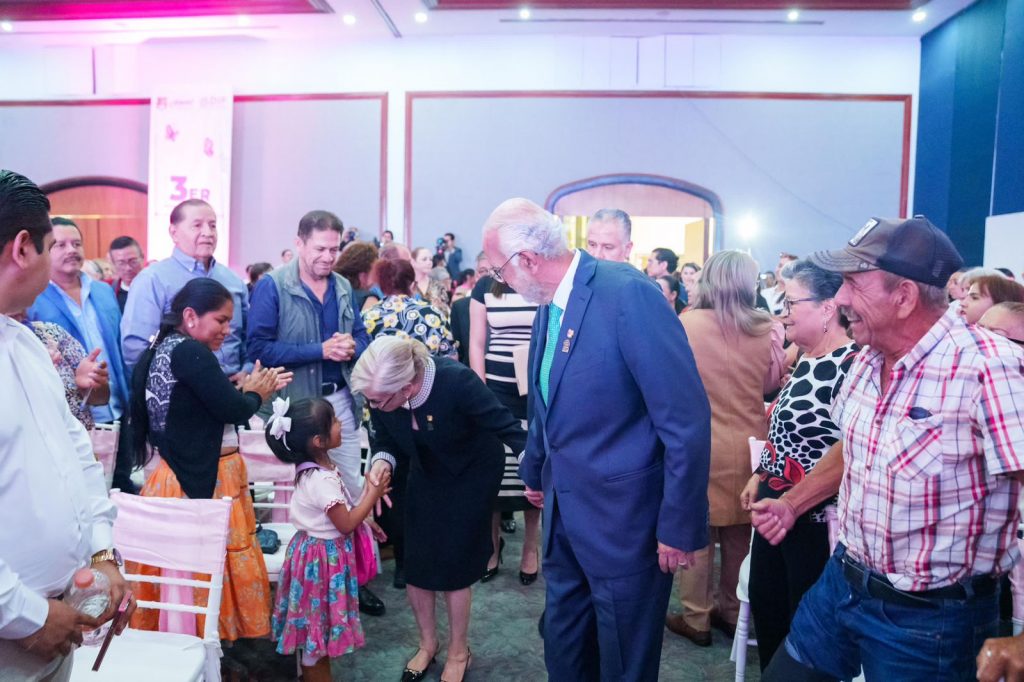 Se realizó el Tercer Informe de Actividades