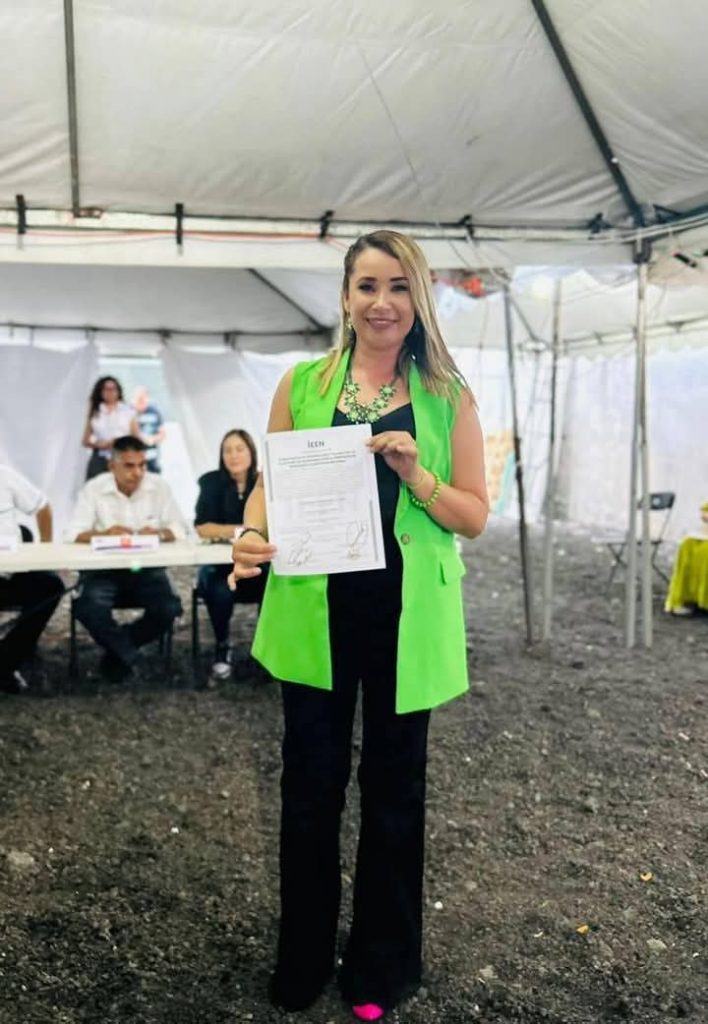 LA REGIDORA DINORA RIVAS MARMOLEJO DEL PVEM ATIENDE A LA CIUDADANÍA EN GENERAL