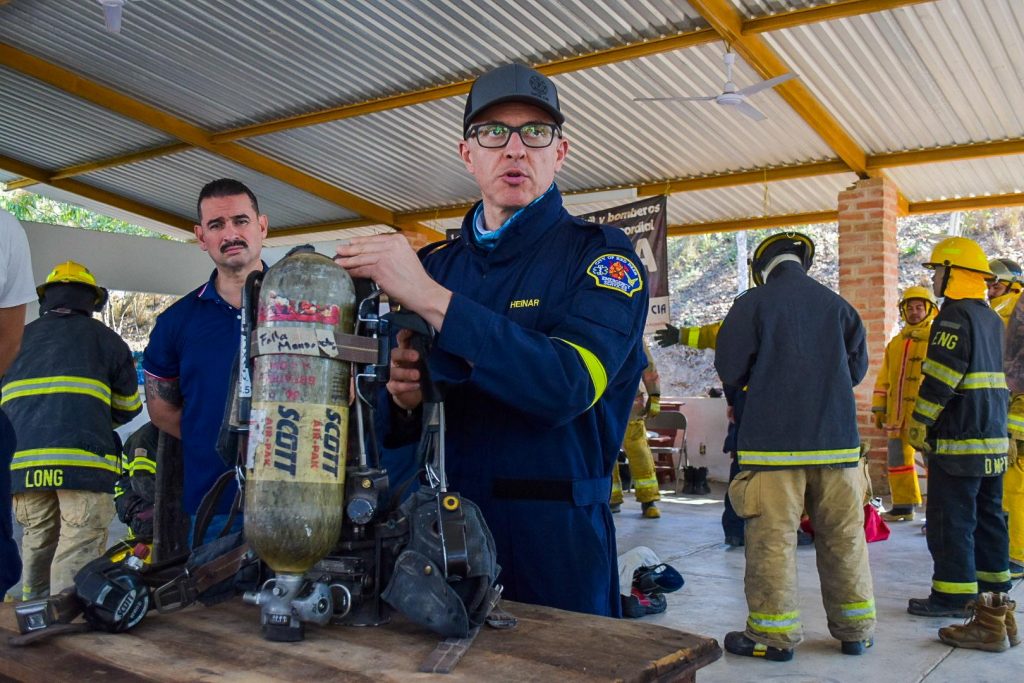 GOBIERNO DE NAYARIT FORTALECEN CAPACIDADES DE BOMBEROS DE NAYARIT CON CAPACITACIÓN IMPARTIDA POR BOMBEROS DE CANADÁ