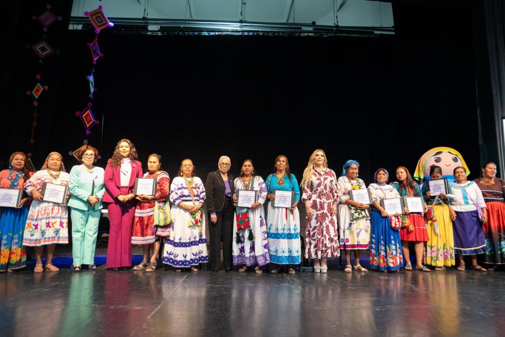 RECONOCE BEATRIZ ESTRADA LA FUERZA Y RESILIENCIA DE LAS MUJERES DE GRUPOS ORIGINARIOS