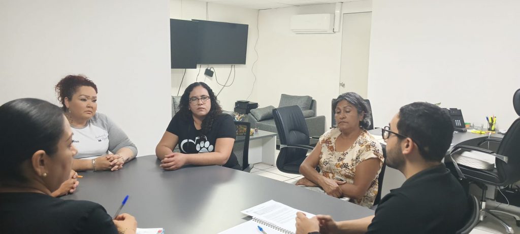 SOSTIENE FISCALÍA DE NAYARIT DIÁLOGO CON COLECTIVOS ANIMALISTAS Y CONFIRMA INVESTIGACIÓN EN CURSO