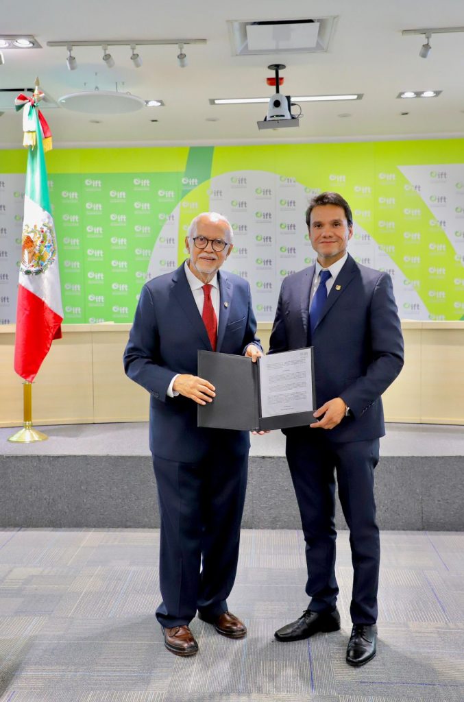 RECIBE MANQ CONSECION DE TELE 10 POR 15 AÑOS.