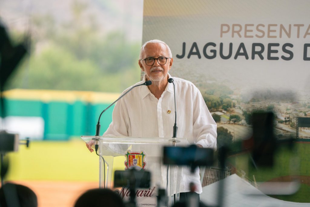 BEATRIZ ESTRADA MARTÍNEZ INVITADA ESPECIAL EN LA PRESENTACIÓN DEL EQUIPO DE BÉISBOL «JAGUARES DE NAYARIT».