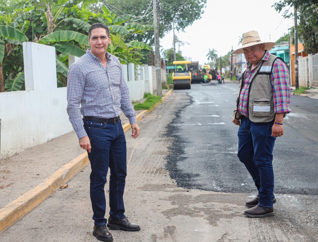 Héctor Santana inicia la rehabilitación de la Avenida Yucatán en San José