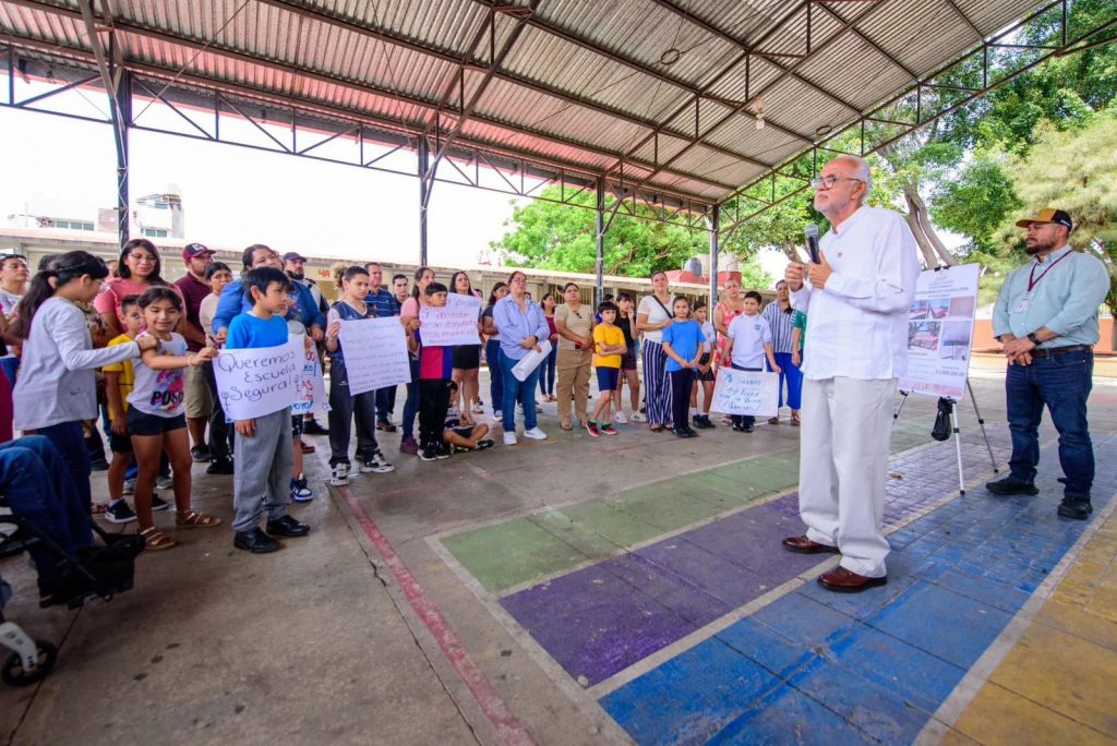 Navarro Quintero supervisa acciones para dignificar escuelas en Tepic