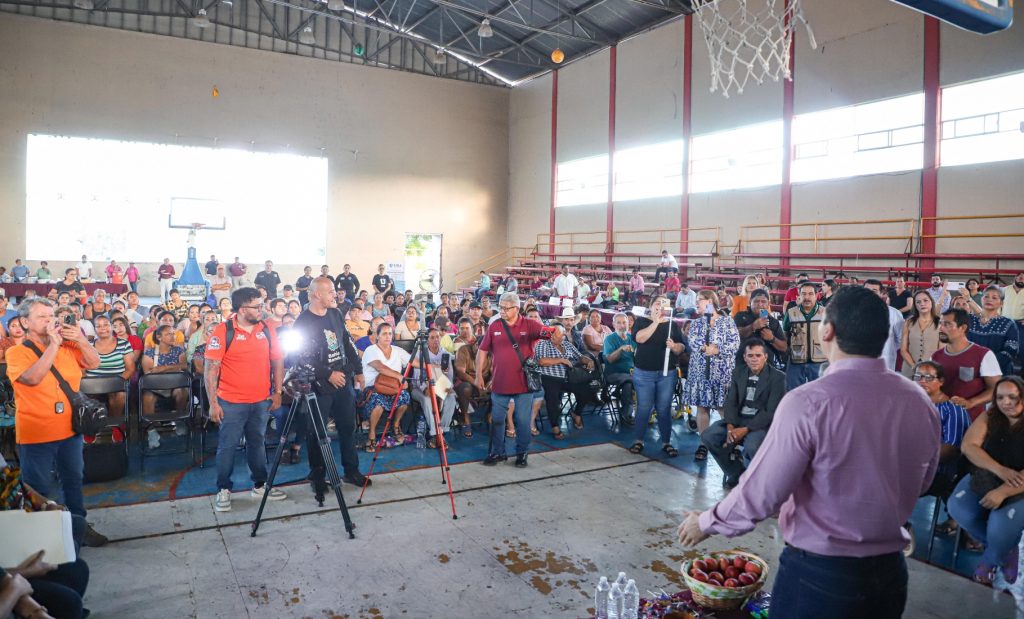 Héctor Santana encabeza exitosa Audiencia Ciudadana desde la Unidad Deportiva de San José del Valle
