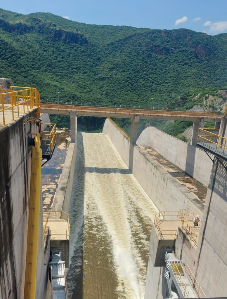 Se inicia desfogue controlado en la presa La Yesca, Nayarit