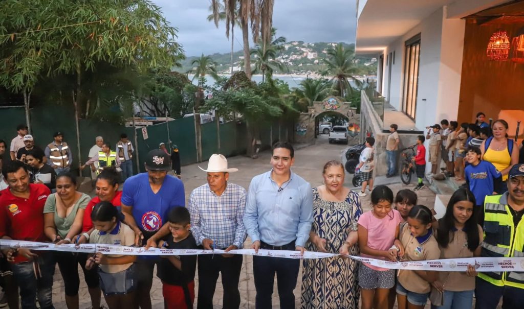 Héctor Santana inauguró la Calle Guerrero en Valle de Banderas