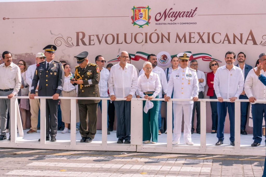 CONMEMORA GOBIERNO DE NAYARIT CXV ANIVERSARIO DE LA REVOLUCIÓN MEXICANA PRESENCIANDO DESFILE CÍVICO MILITAR