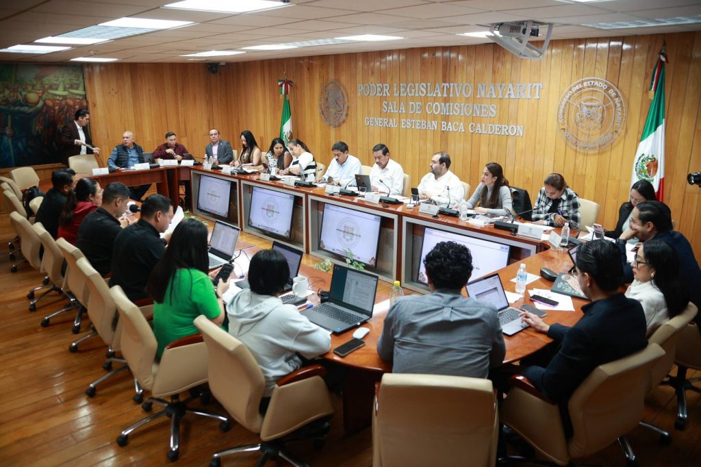 Analizan las y los diputados nueva Ley de Derecho de Vía en Nayarit