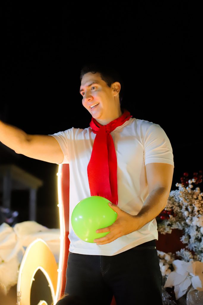Recorre Héctor Santana más de 15 localidades de Bahía de Banderas con impresionante Desfile Navideño