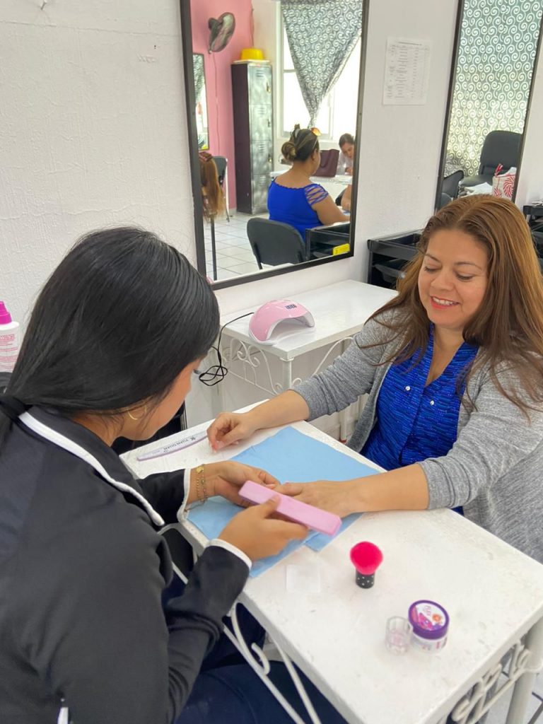 RECIBEN OBSEQUIOS DE BEM YEL CORAZÓN DE NAYARIT QUIENES DECIDIERON DAR EL SÍ, ACEPTO