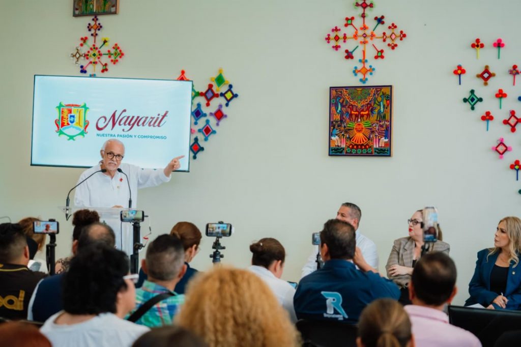 Informa Miguel Ángel Navarro avances en salud, infraestructura y desarrollo para Nayarit