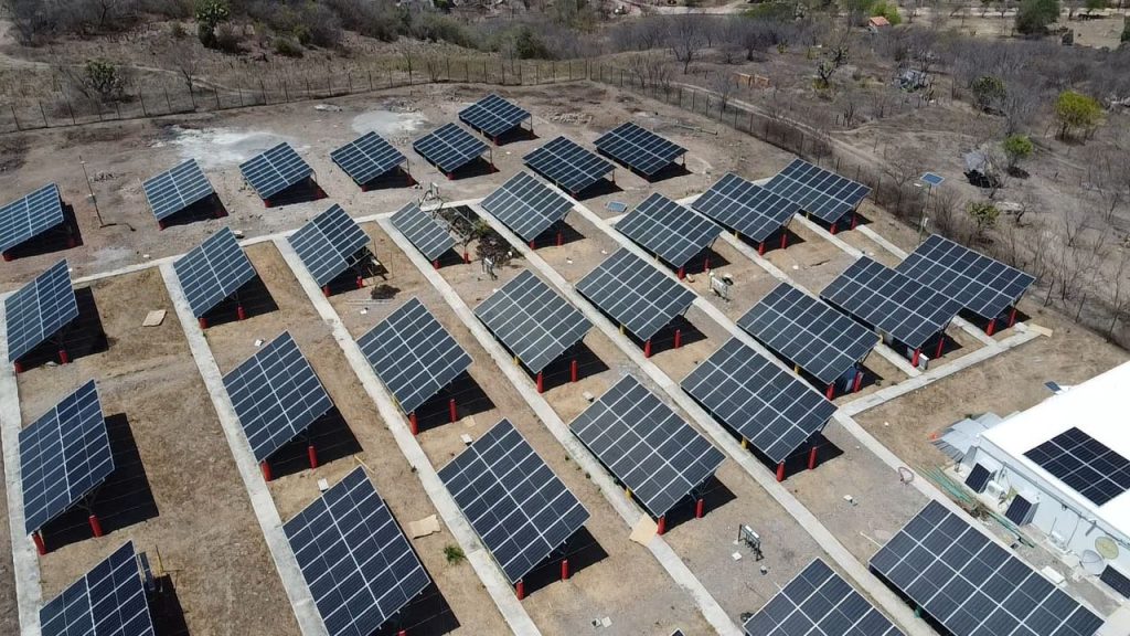 Impulsa Miguel Ángel Navarro granja solar en Del Nayar para llevar energía continua a familias serranas