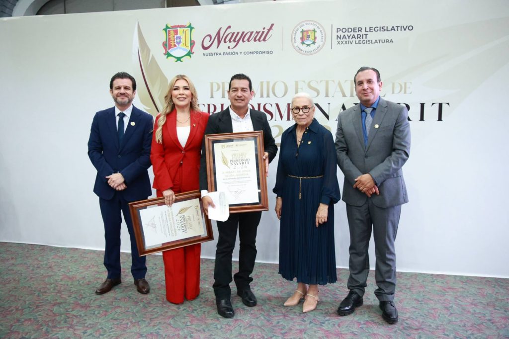 Nayarit reconoce a sus periodistas