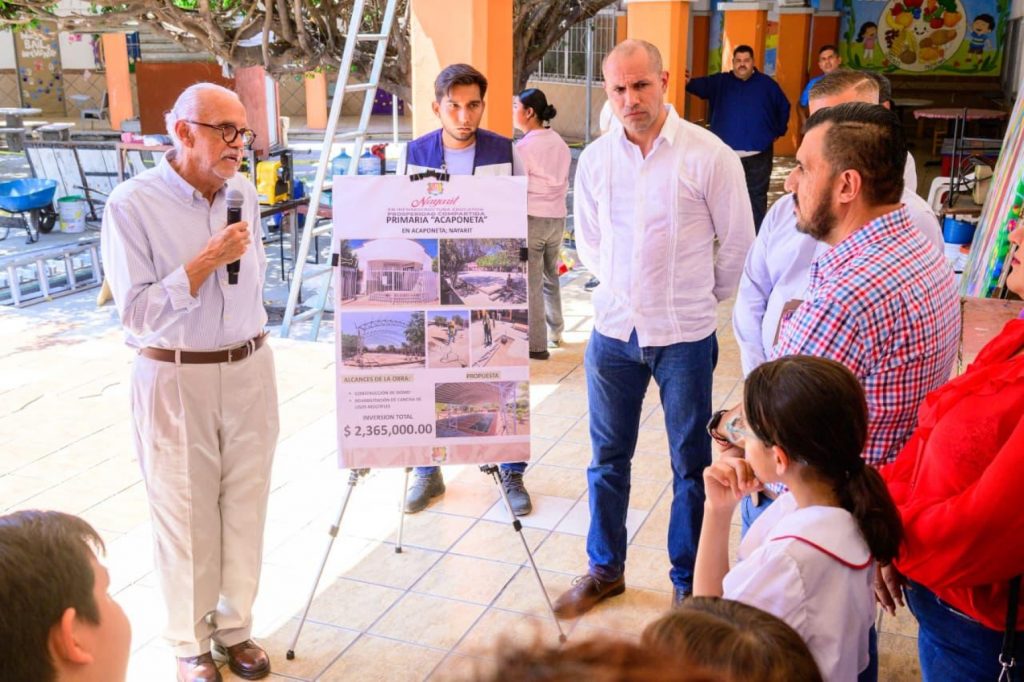 Miguel Ángel Navarro impulsa mejoras integrales para la comunidad escolar de Acaponeta